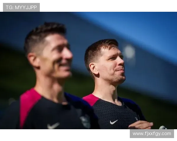 每体：什琴斯尼是一个很开放的人，莱万将帮助他融入更衣室